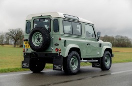 Land Rover Defender Heritage Edition, 2025, rear